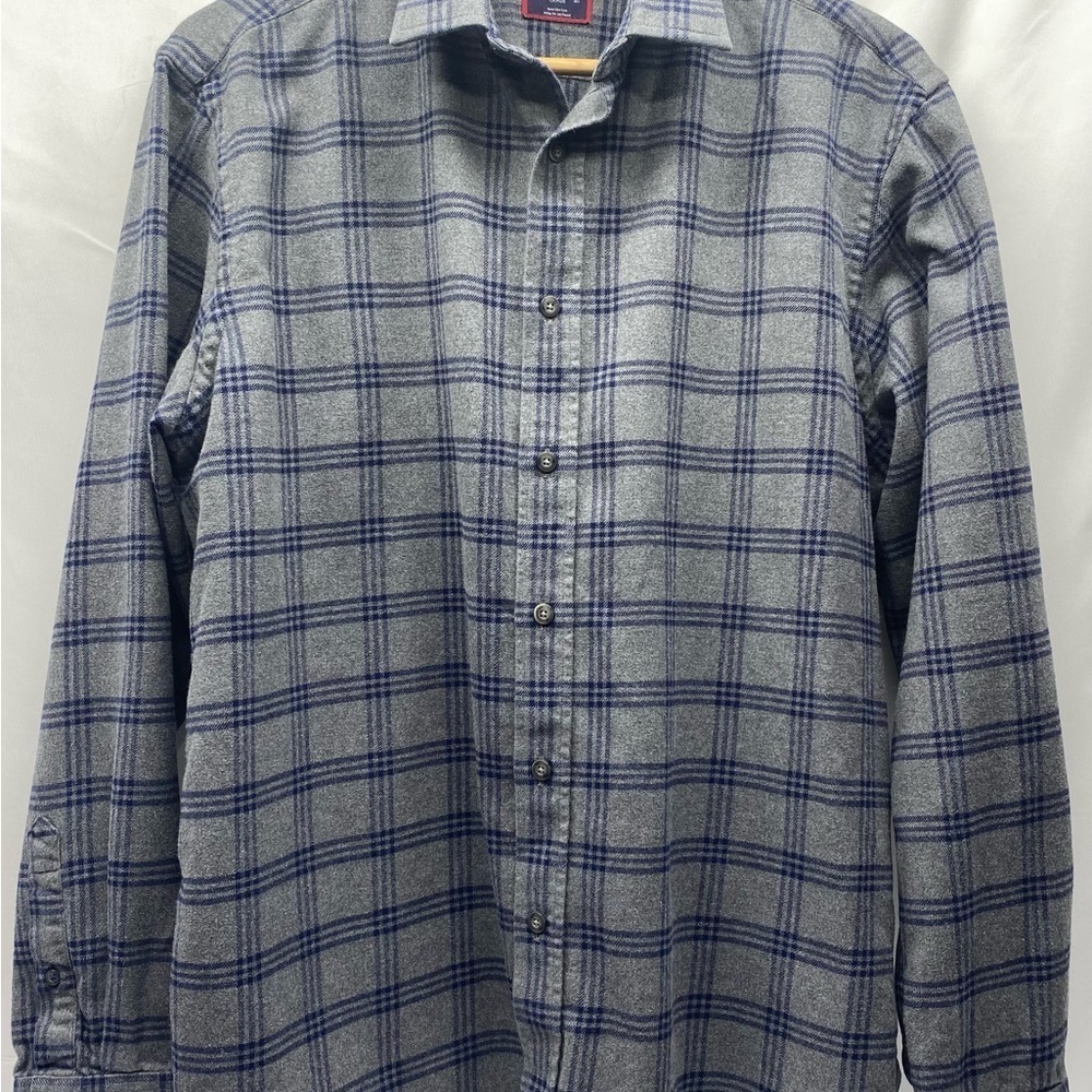 UNTUCKit Men’s Gray and Navy Checkered Button Up Shirt LG. Cotton CLASSIC CASUAL
